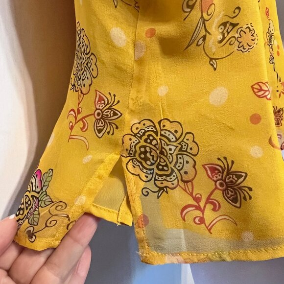 Edward Vintage Women's 100% Silk Floral Sleeveless Ruffle Top Button Up-V Neck M - Picture 14 of 15